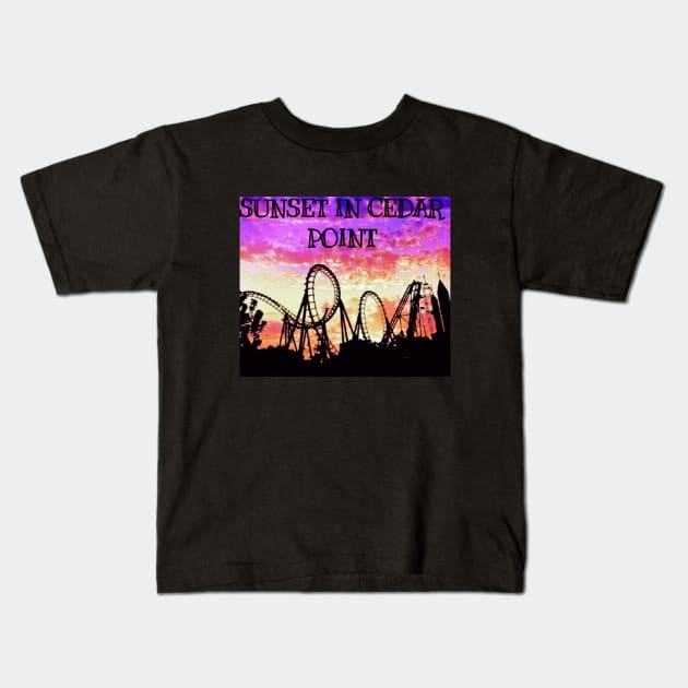 enjoying sunset Kids T-Shirt by hot_issue